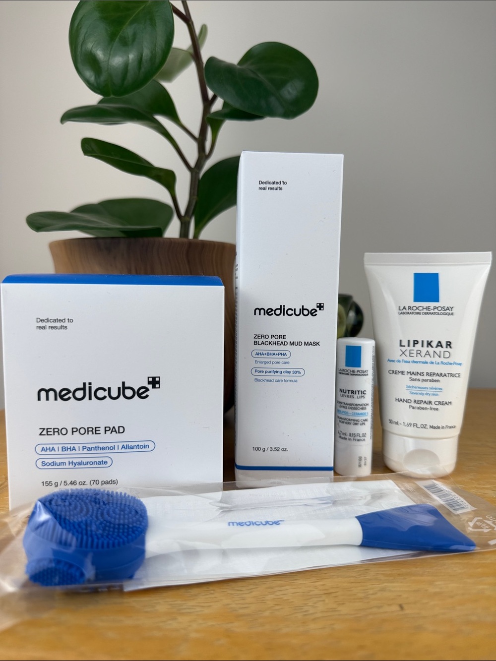 Ultimate Pore Refining & Skin Repair Bundle Medicube, La Roche Posay + Gift